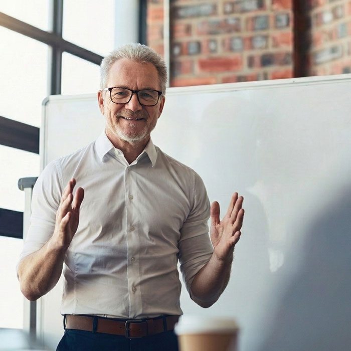 Matthias Straub, HR-Berater bei einem Vortrag.